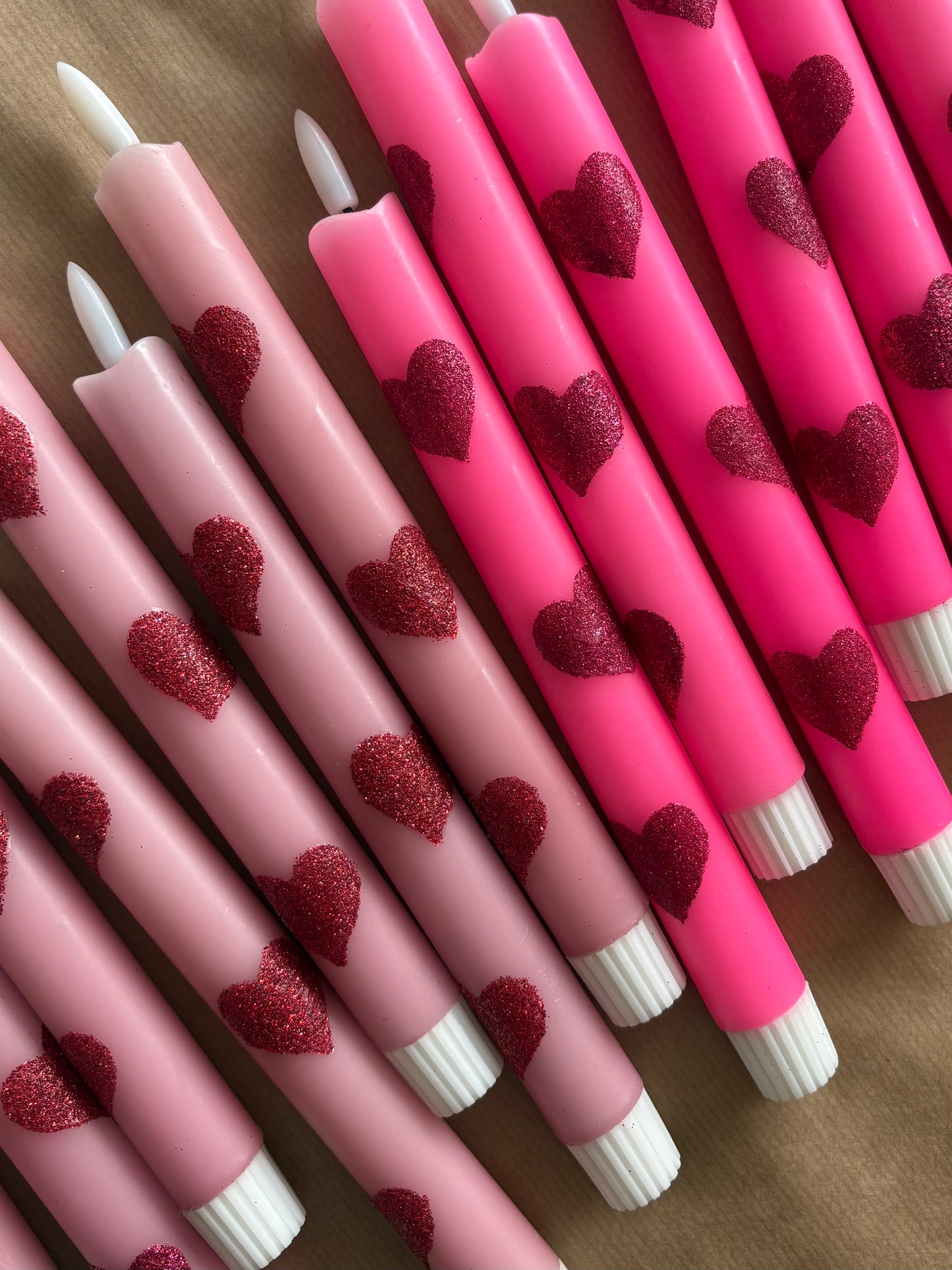 LED-kaars - Hartjes glitter - Neon roze