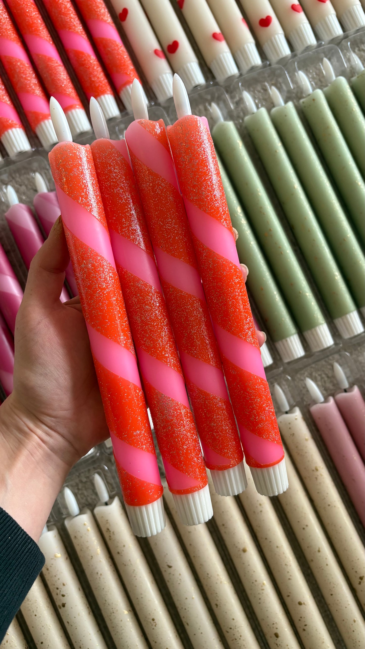 LED-kaars - Swirl - neon roze/glitter (holographic)