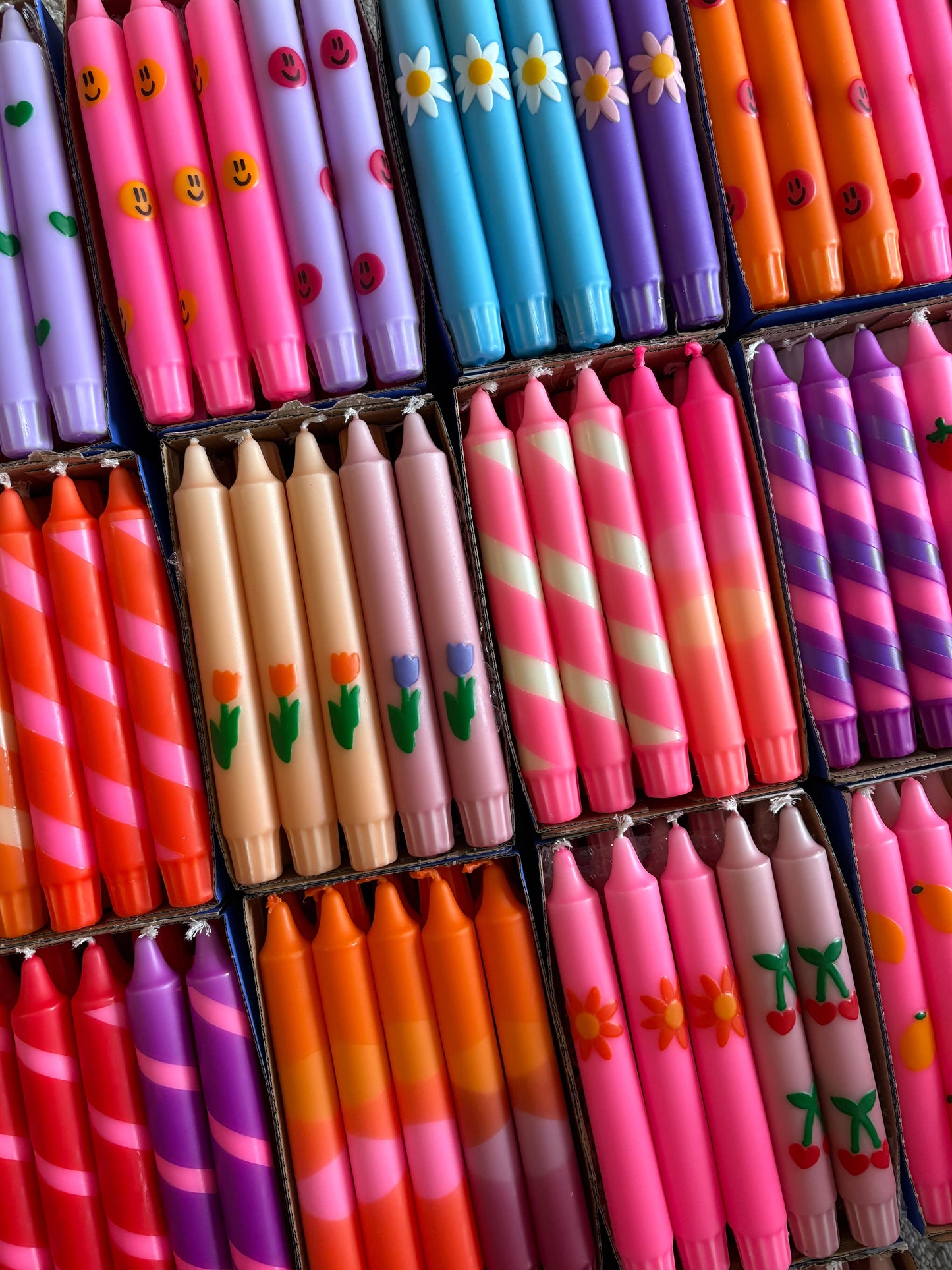 Dinerkaars - Smiley - Neon roze