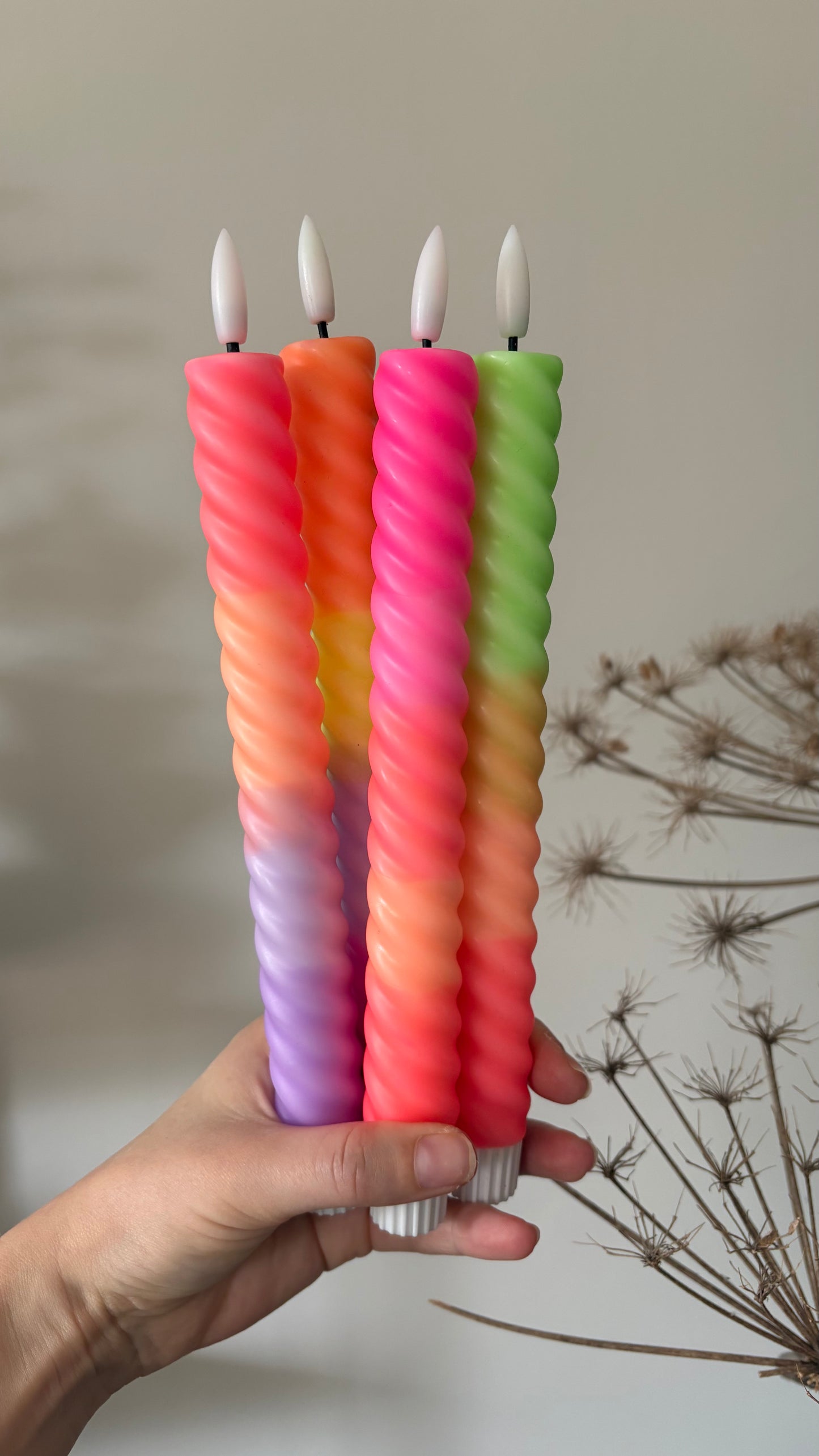 LED-kaars swirl - Lila/oranje