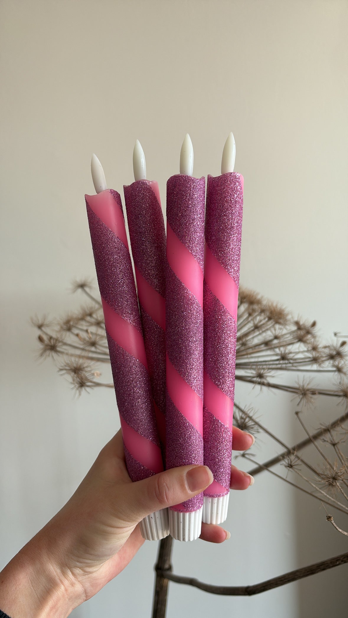 LED-kaars - Swirl - Neon roze/glitter